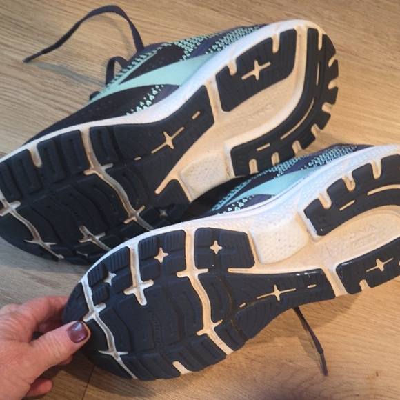 Brooks Navy and Royal Blue Athletic Shoes - Picture 4 of 8